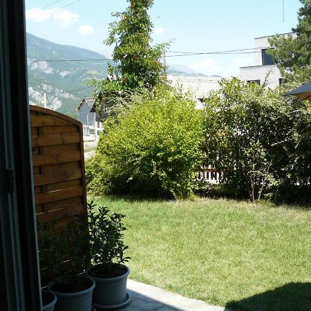 STUDIO ENTRE SAVINES ET EMBRUN PRES DU LAC DE SERREPONçON Crots Exterior foto