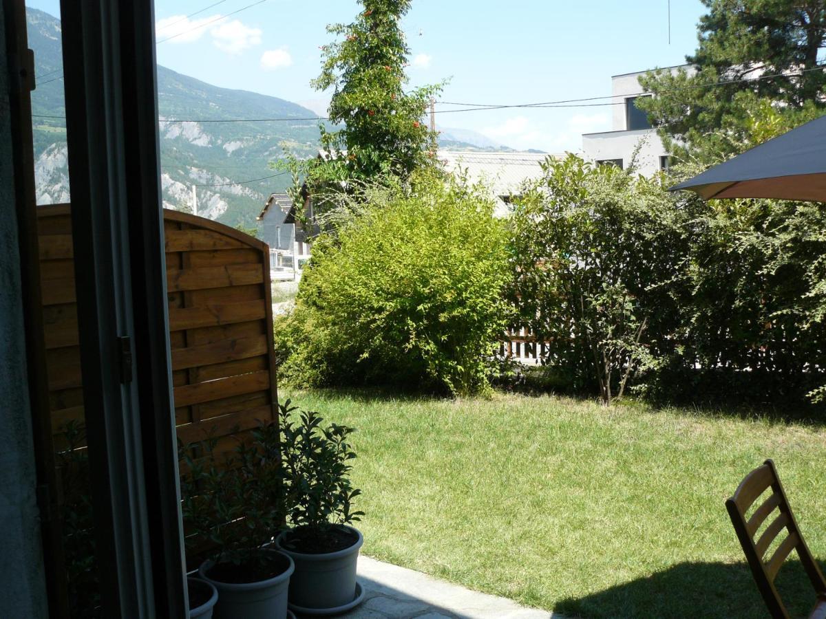 STUDIO ENTRE SAVINES ET EMBRUN PRES DU LAC DE SERREPONçON Crots Exterior foto